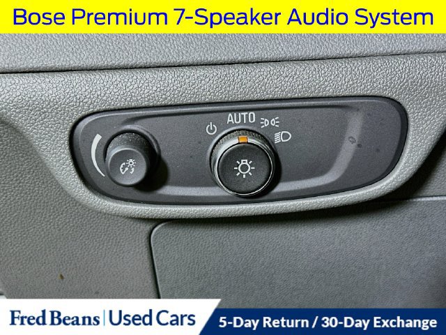 Used 2022 Chevrolet Bolt EUV Premier w/ Sun & Sound Package FWD image 13