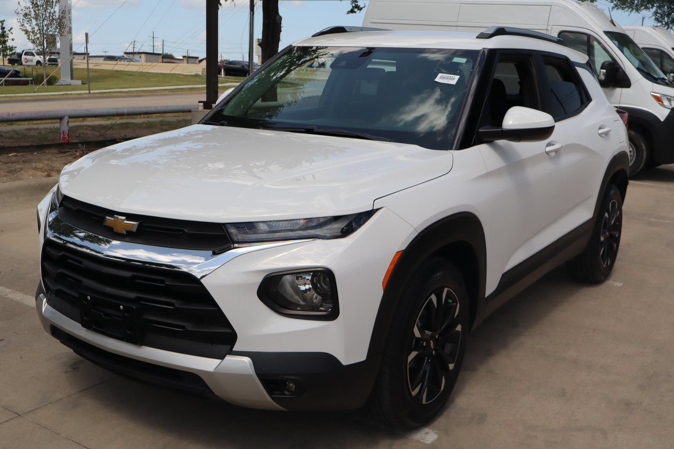 Used 2023 Chevrolet TrailBlazer LT FWD image 8