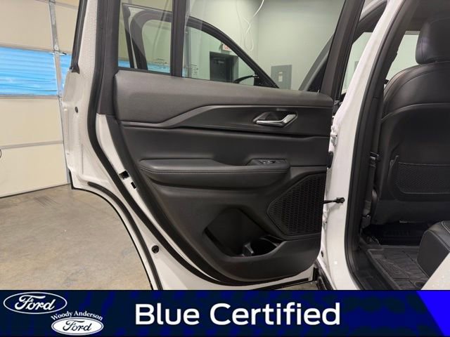 Used 2024 Jeep Grand Cherokee Altitude AWD/4WD image 24