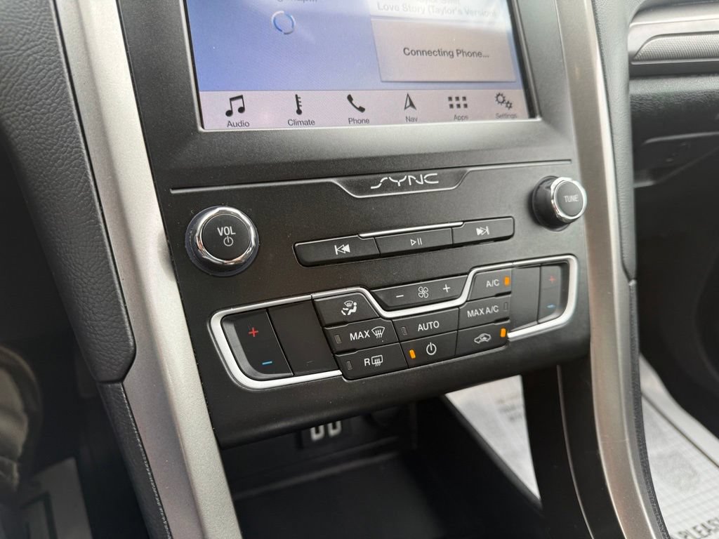 Certified 2019 Ford Fusion SE FWD image 22