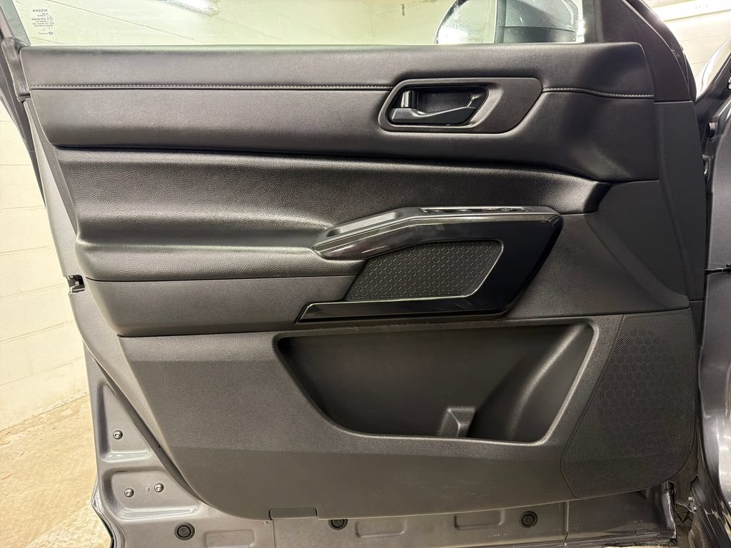 Used 2023 Nissan Pathfinder SV FWD image 16