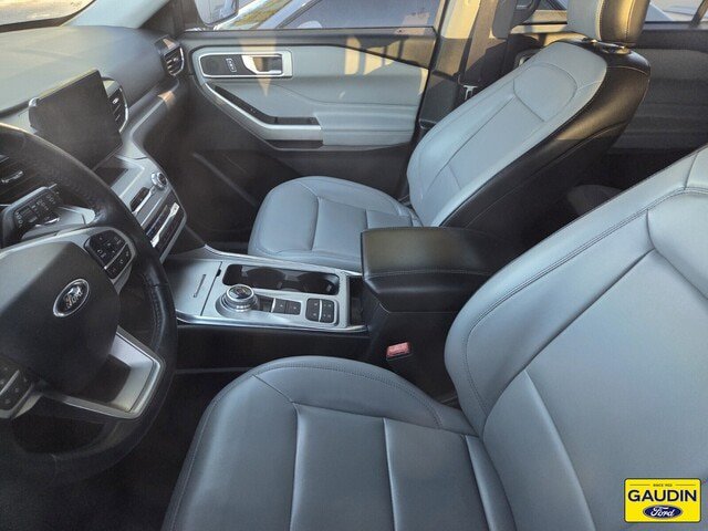 Certified 2021 Ford Explorer XLT w/ Equipment Group 202A RWD image 4