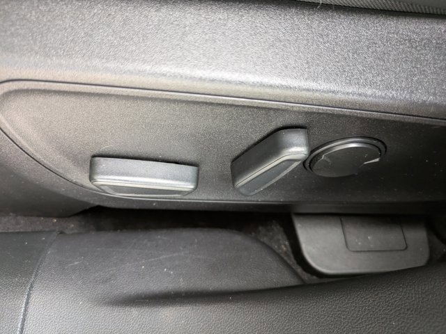 Certified 2022 Ford Escape Titanium w/ Class II Trailer Tow Package image 20