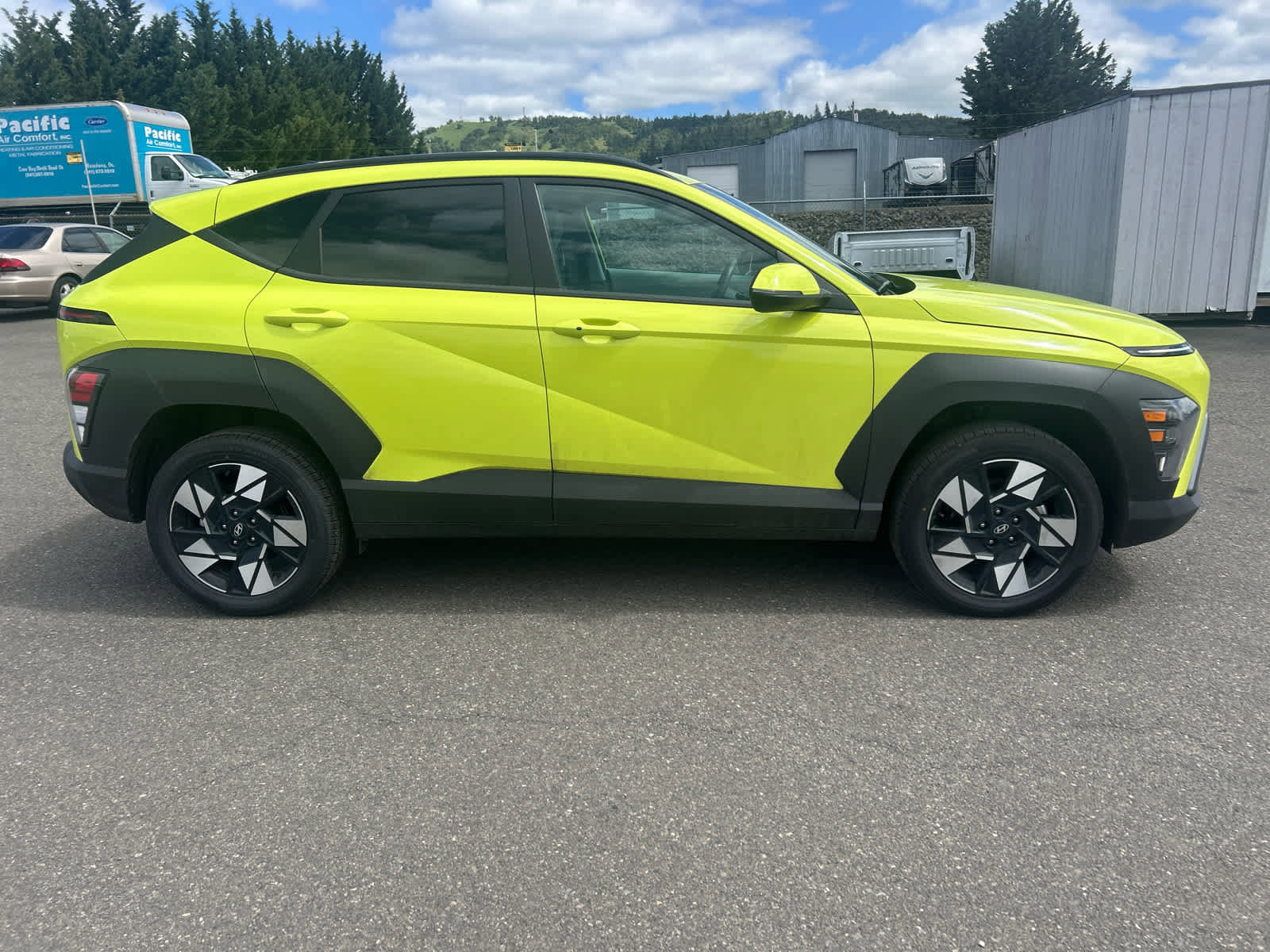 Used 2025 Hyundai Kona SEL AWD/4WD image 6