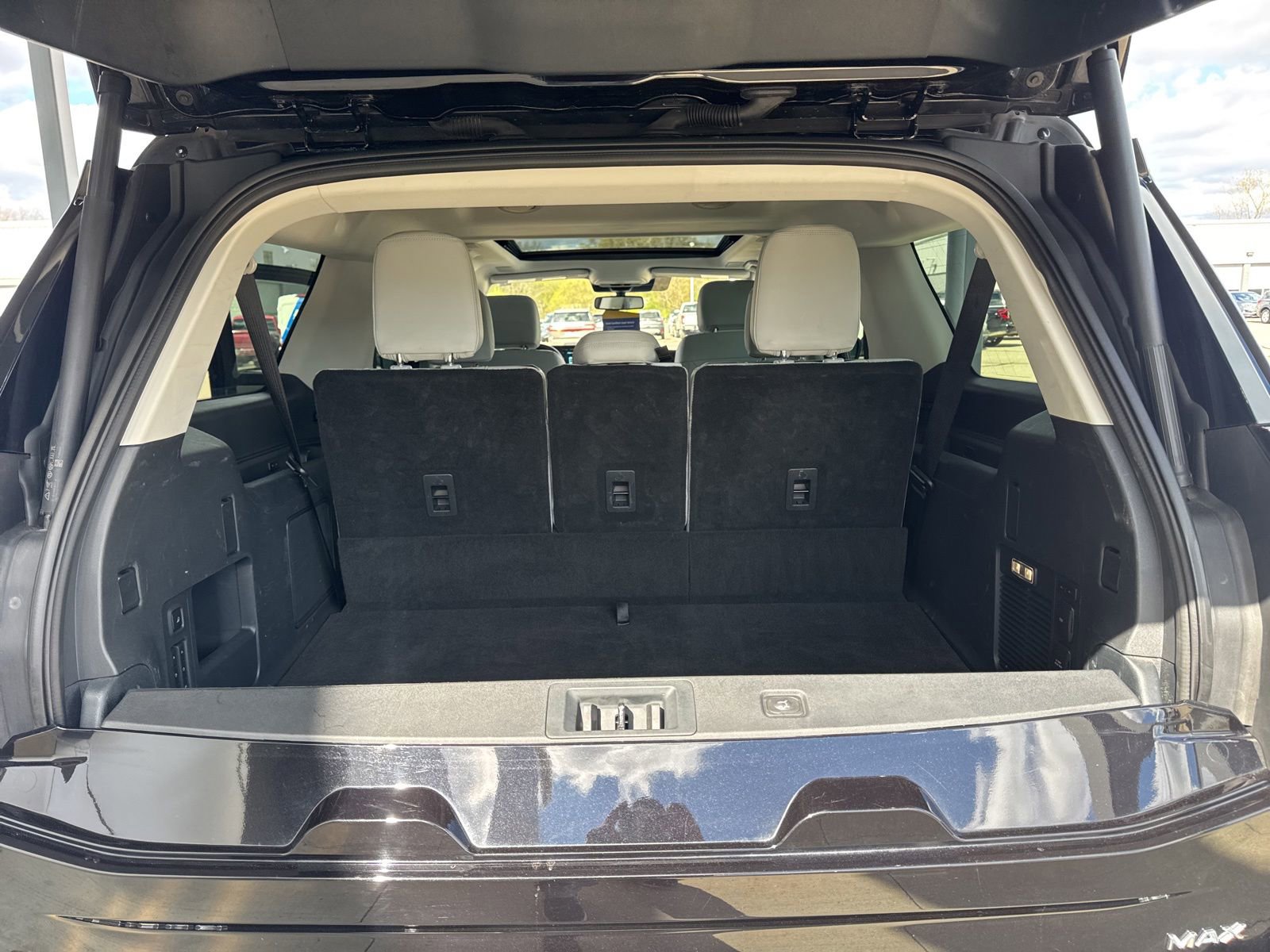 Certified 2025 Ford Expedition Max Platinum w/ Driver's Package AWD/4WD image 46