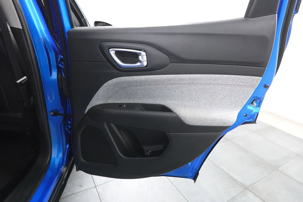 Used 2022 Jeep Compass Latitude image 16