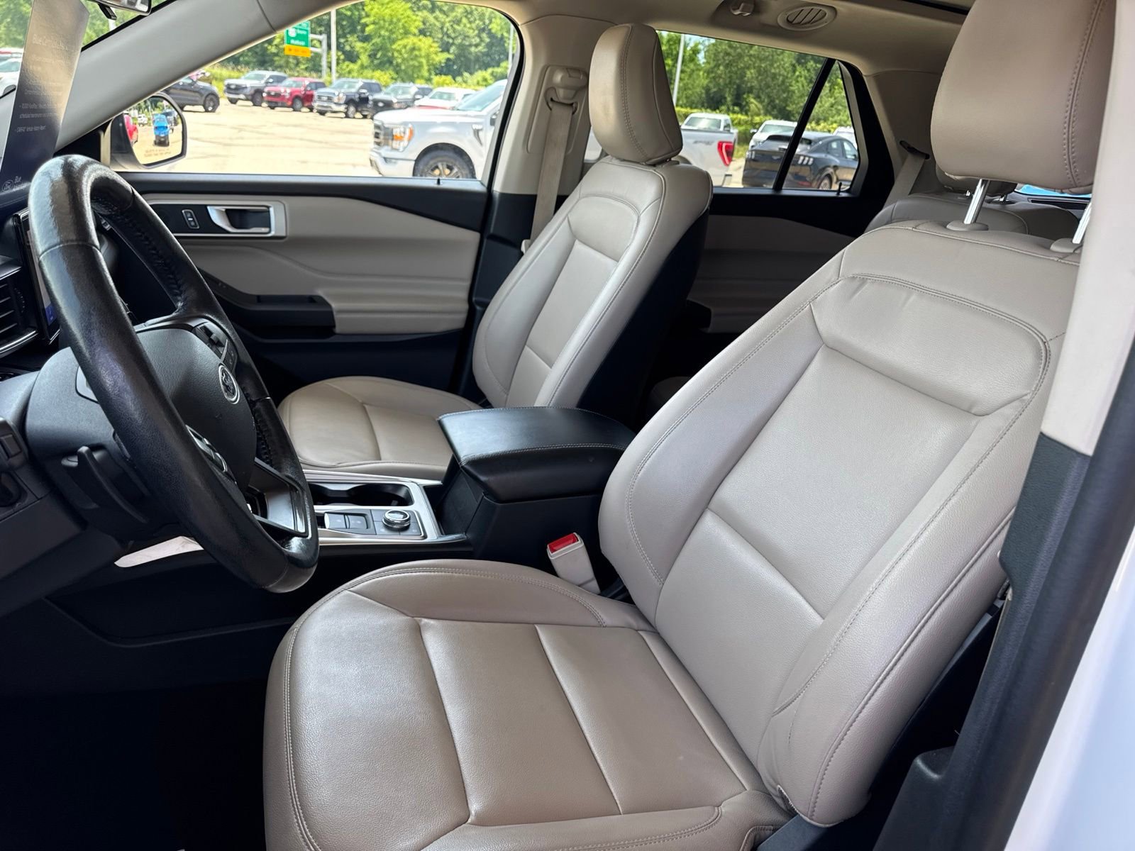 Certified 2020 Ford Explorer XLT AWD/4WD image 24