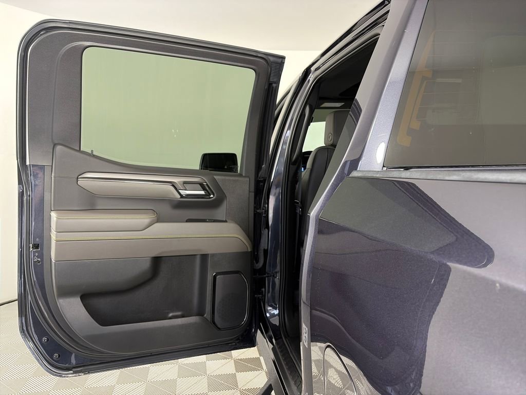Used 2023 Chevrolet Silverado 1500 ZR2 w/ Technology Package AWD/4WD image 12