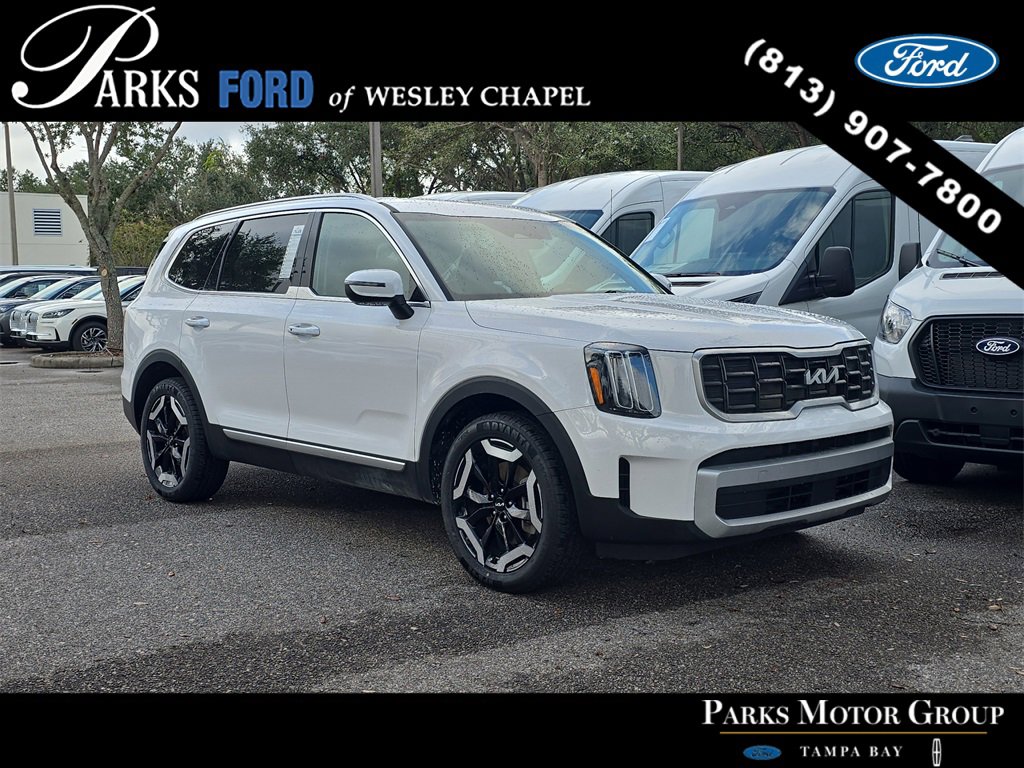 Used 2024 Kia Telluride S image 1