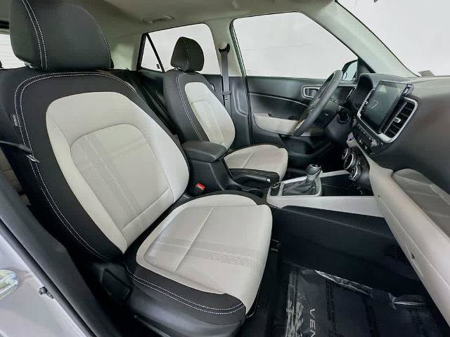 Used 2025 Hyundai Venue SEL FWD image 14