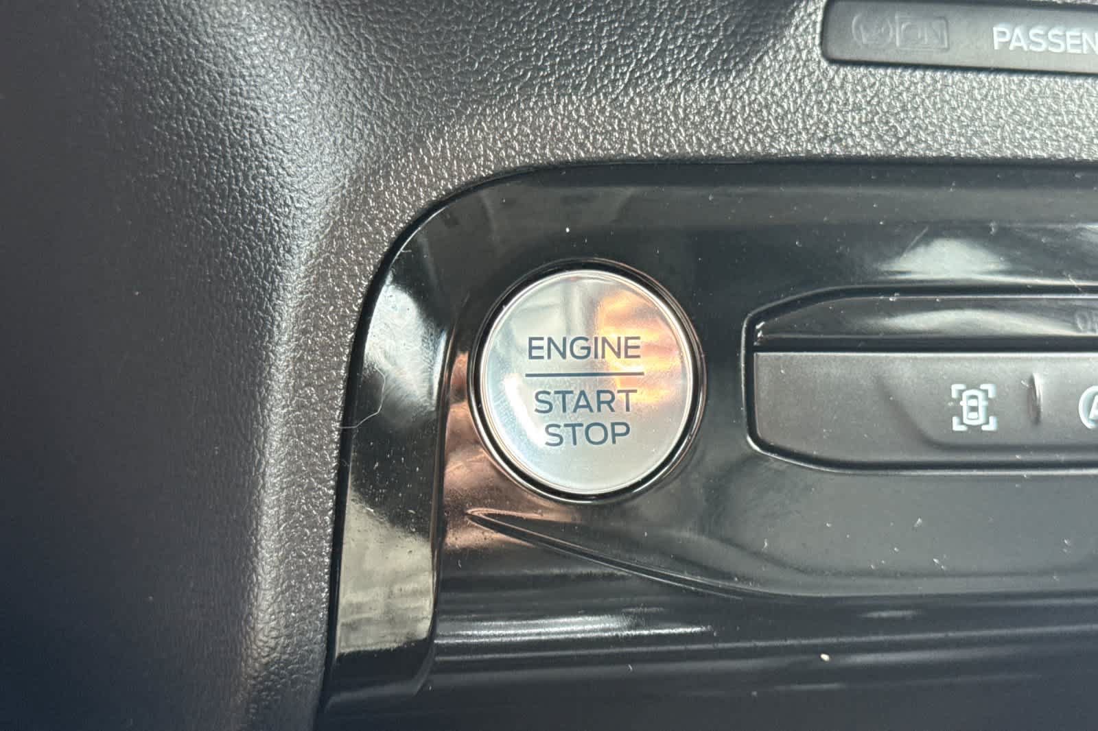 Certified 2025 Ford Escape Platinum AWD/4WD image 23