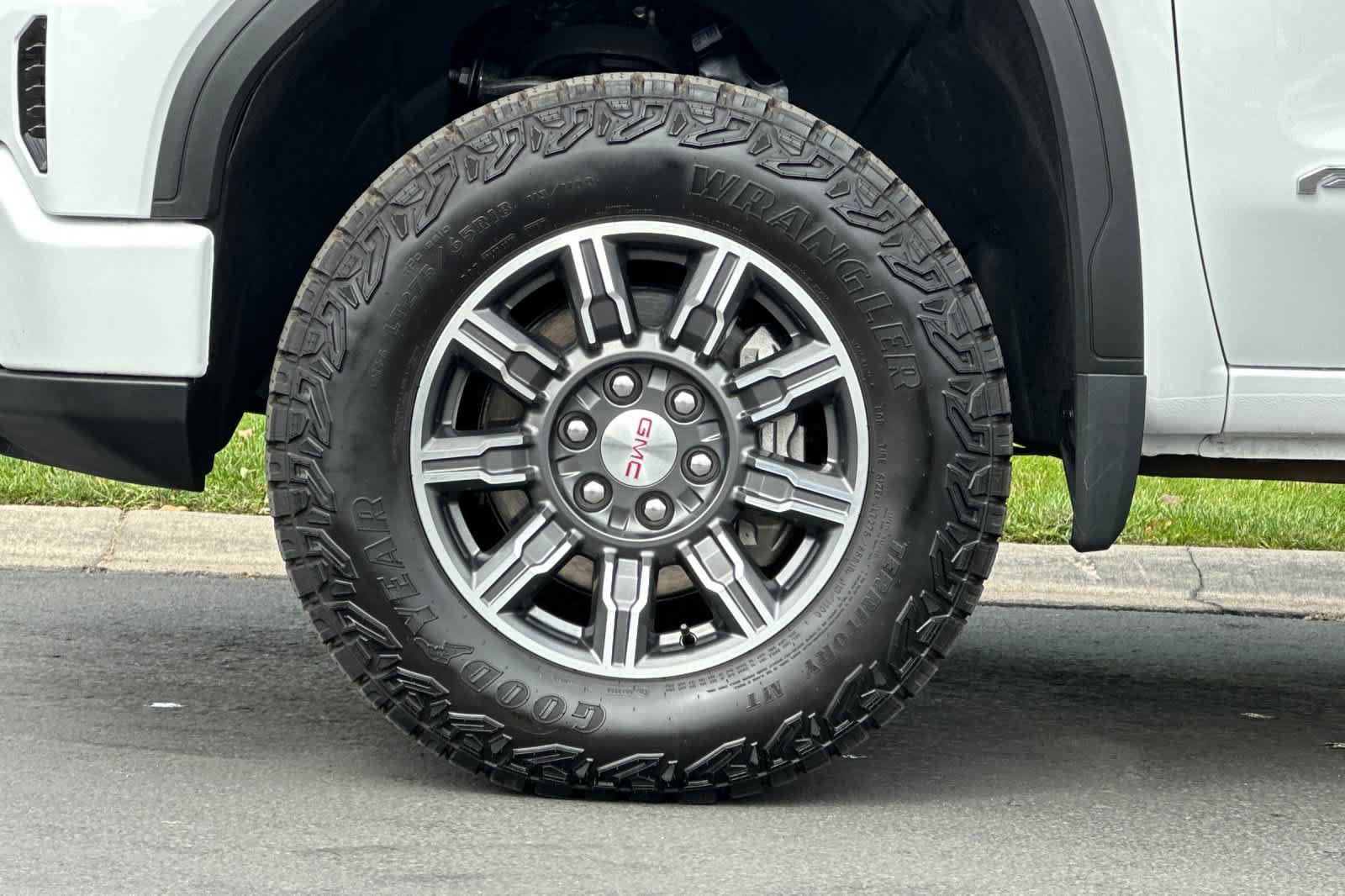 Used 2026 GMC Sierra 1500 AT4 AWD/4WD image 26