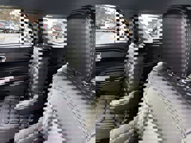 Certified 2022 Ford Explorer XLT w/ Equipment Group 202A image 27