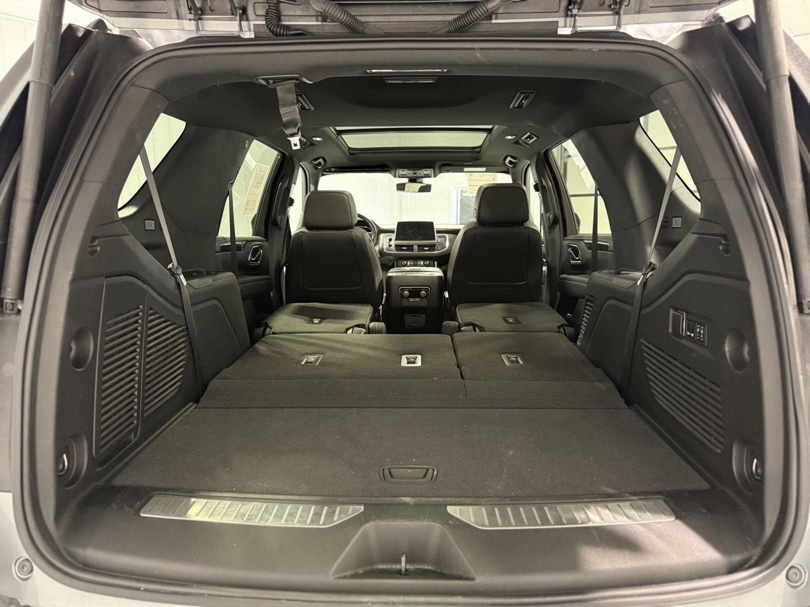 Used 2022 Chevrolet Tahoe RST w/ Luxury Package image 11