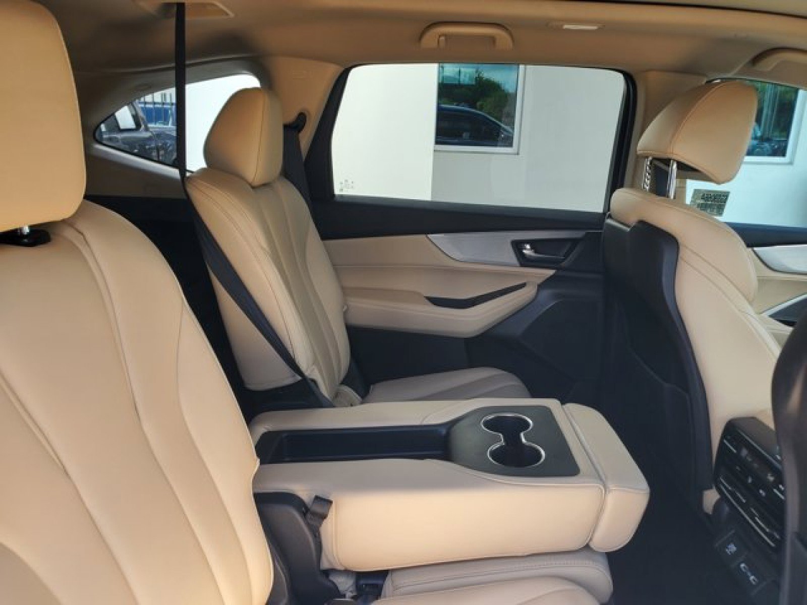 Used 2023 Acura MDX SH-AWD image 35