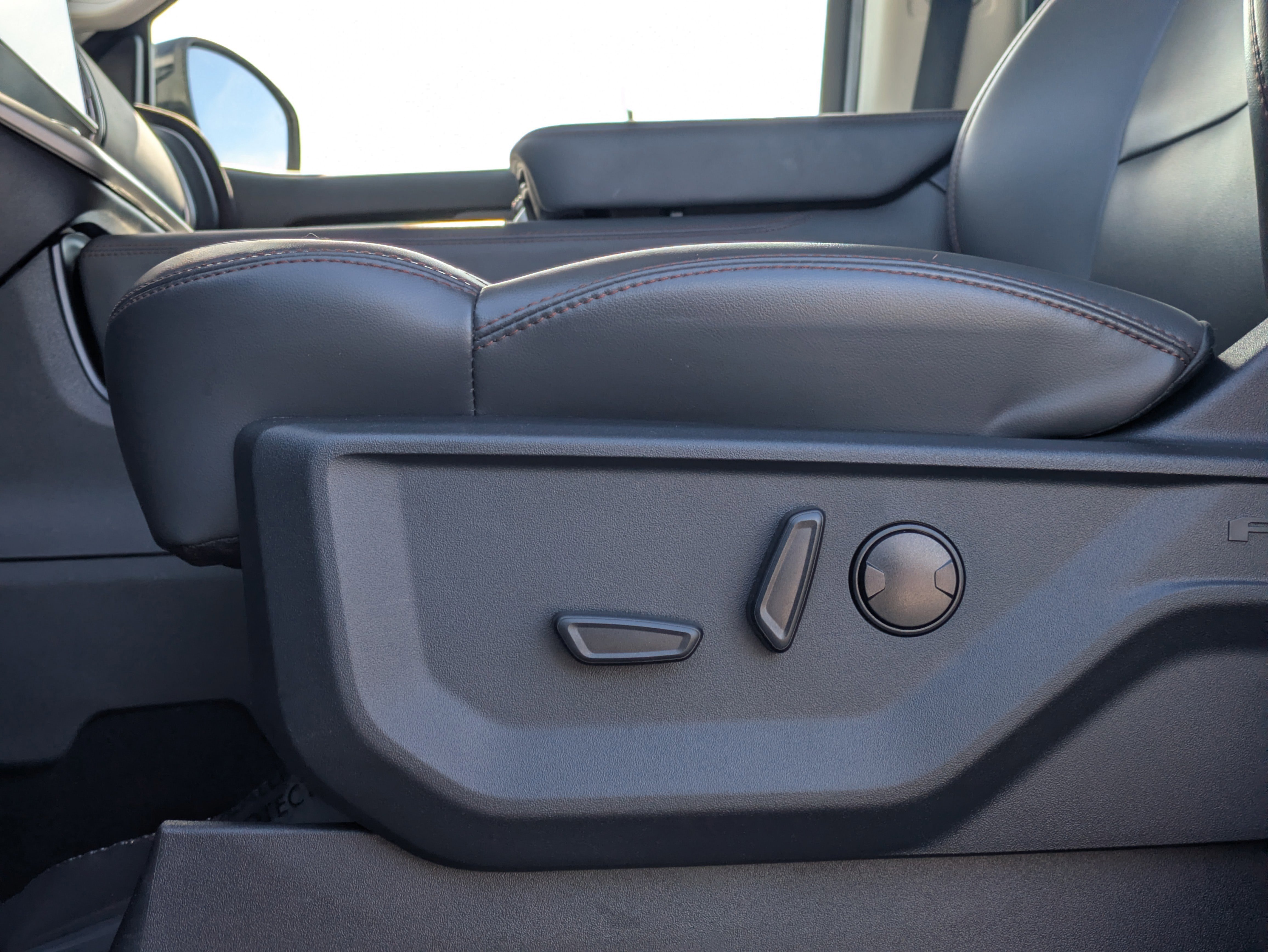 Certified 2025 Ford Expedition Max Active image 26