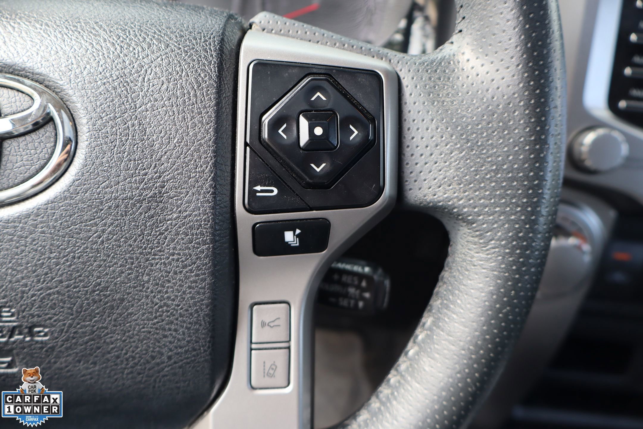 Used 2021 Toyota 4Runner SR5 Premium w/ Moonroof Package AWD/4WD image 17