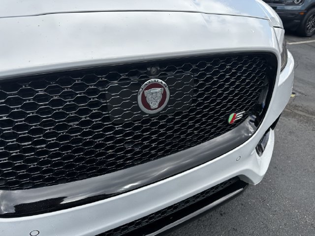 Used 2019 Jaguar F-PACE S AWD/4WD image 10
