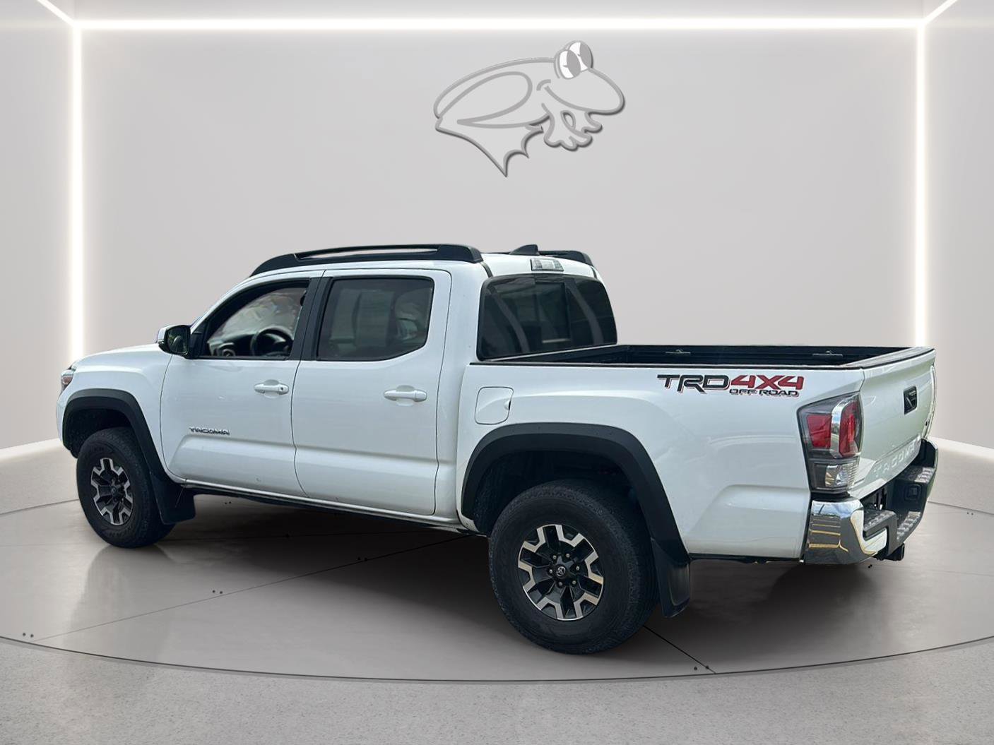Used 2021 Toyota Tacoma TRD Off-Road AWD/4WD image 4