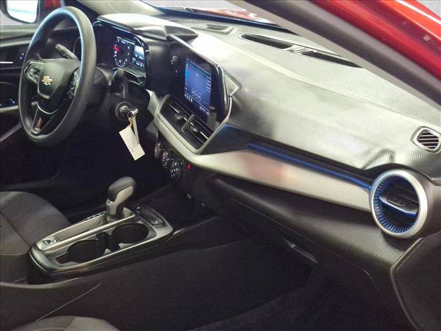 Used 2024 Chevrolet Trax LS w/ LS Convenience Package FWD image 24