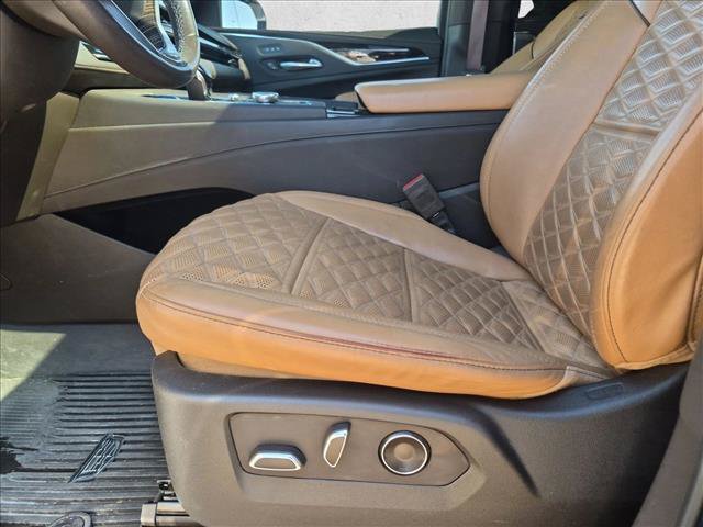 Used 2021 Cadillac Escalade Sport w/ Driver Assist Tech Package AWD/4WD image 17