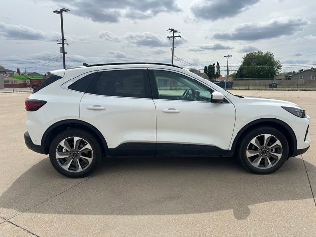 Certified 2024 Ford Escape Platinum w/ Premium Technology Package AWD/4WD image 6