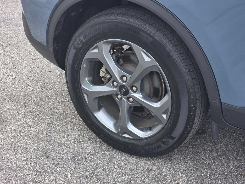 Certified 2025 Ford Escape ST-Line Select AWD/4WD image 38