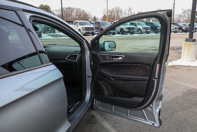 Certified 2022 Ford Edge ST-Line w/ Class II Trailer Tow Package image 27