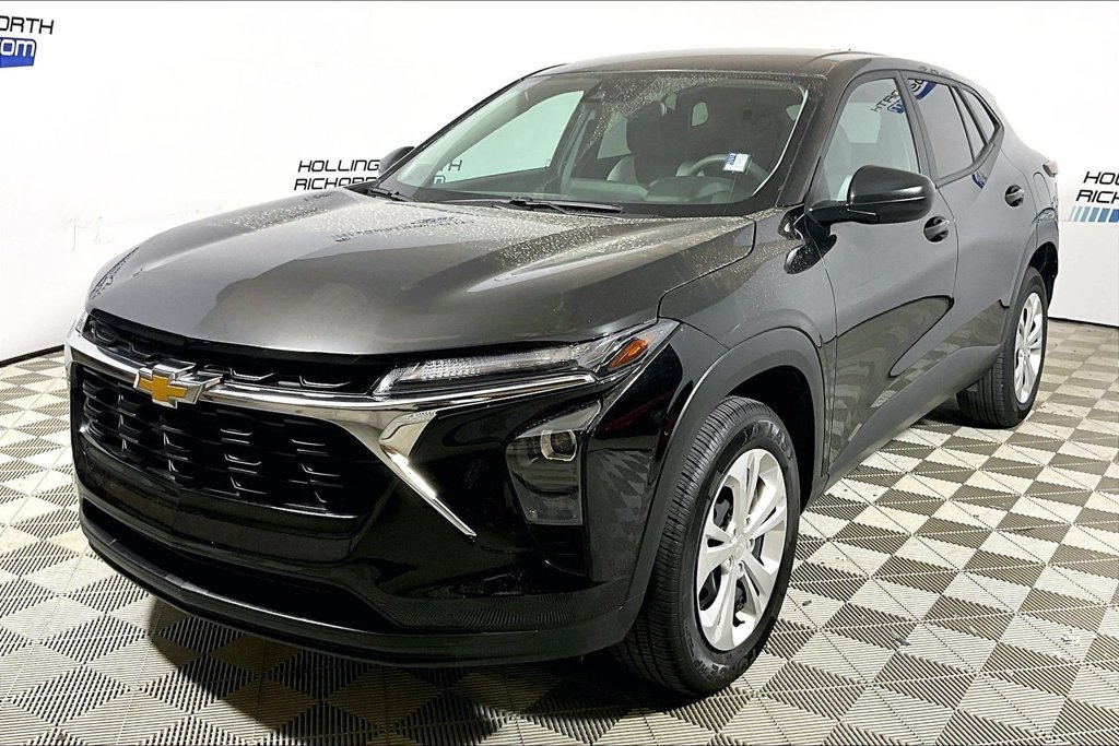 Used 2025 Chevrolet Trax LS