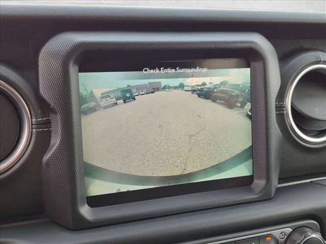 Used 2021 Jeep Wrangler Unlimited Sahara AWD/4WD image 15