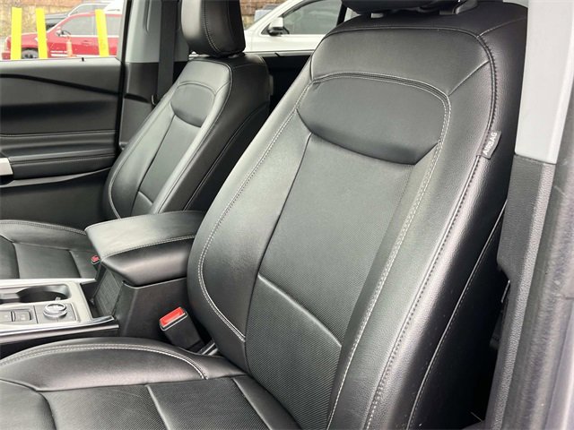 Certified 2022 Ford Explorer Limited w/ Equipment Group 301A image 32