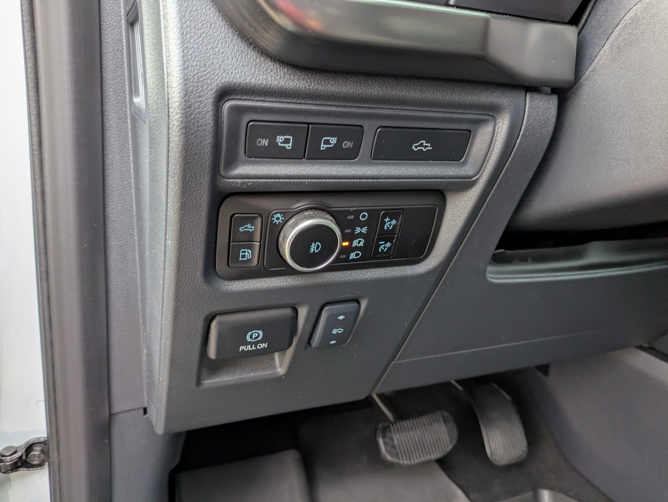 Certified 2023 Ford F150 Lariat w/ Equipment Group 502A High image 18