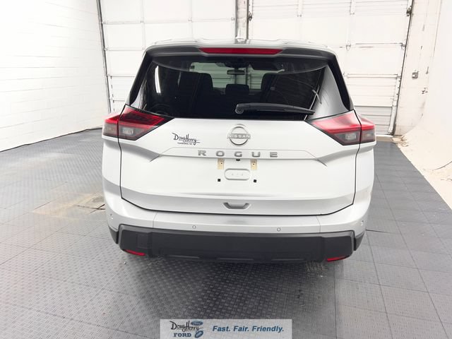 Used 2025 Nissan Rogue SV FWD image 6