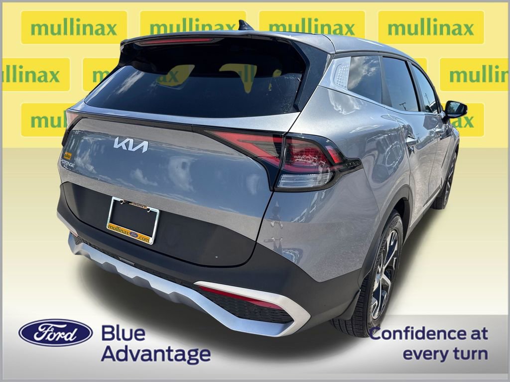 Used 2025 Kia Sportage EX FWD image 4