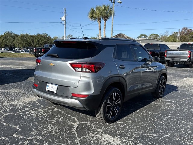 Used 2024 Chevrolet TrailBlazer LT w/ LT Cold Weather Package image 3
