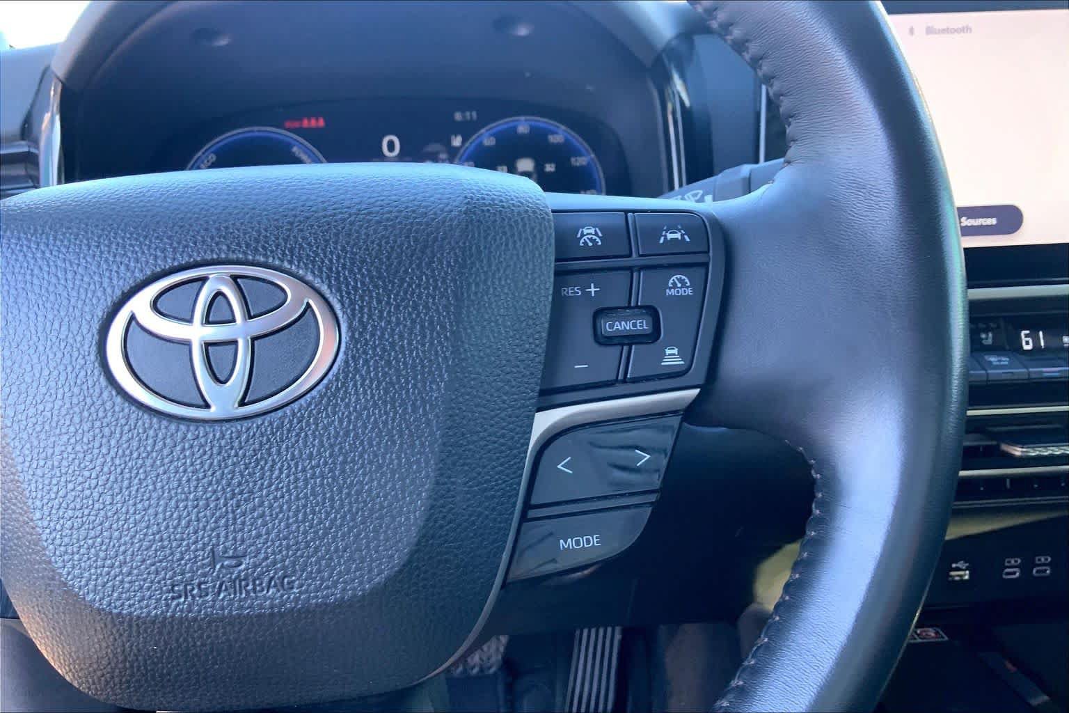 Used 2025 Toyota Camry XLE w/ Premium Package FWD image 25