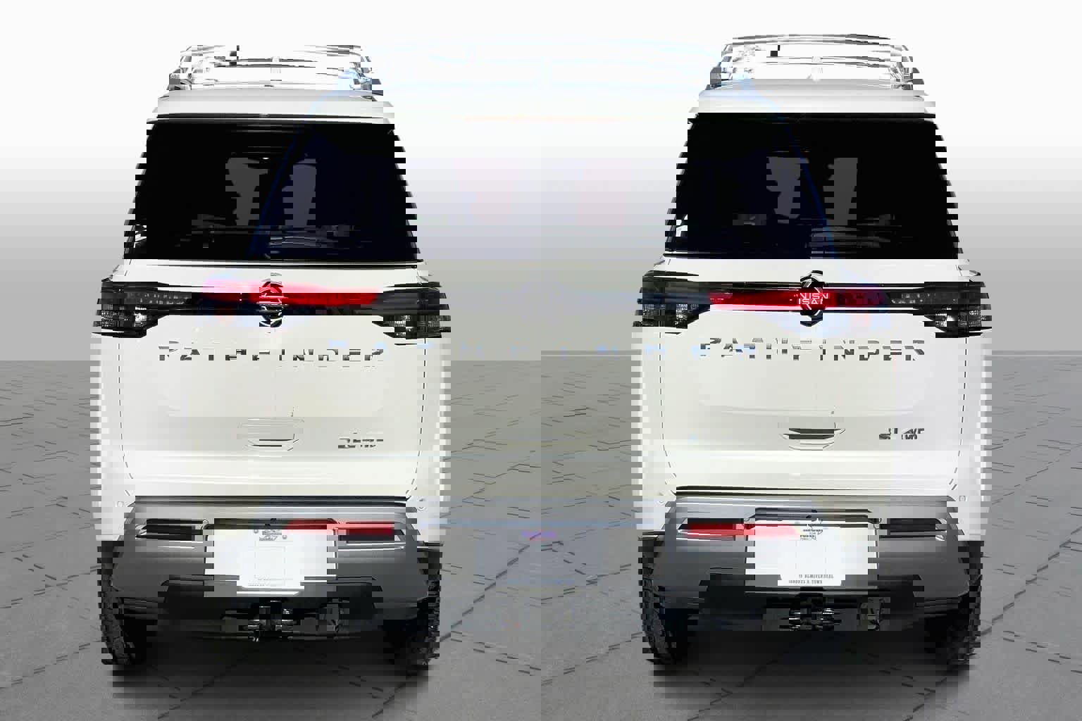 Used 2023 Nissan Pathfinder SL w/ SL Premium Package image 2