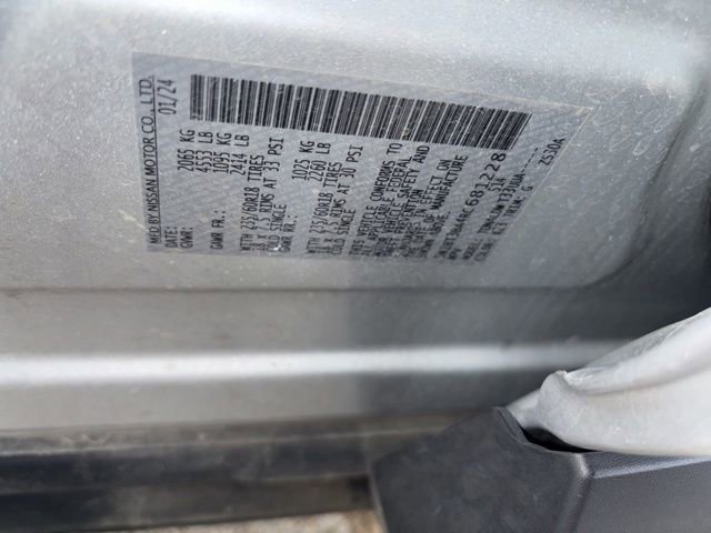 Used 2024 Nissan Rogue SV FWD image 11