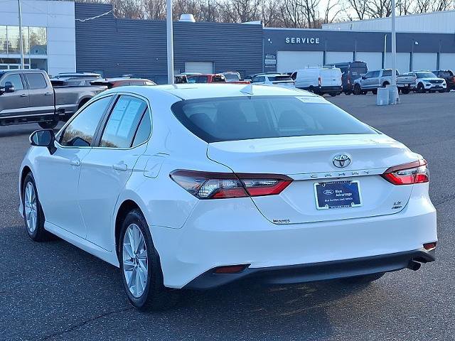 Used 2022 Toyota Camry LE image 2
