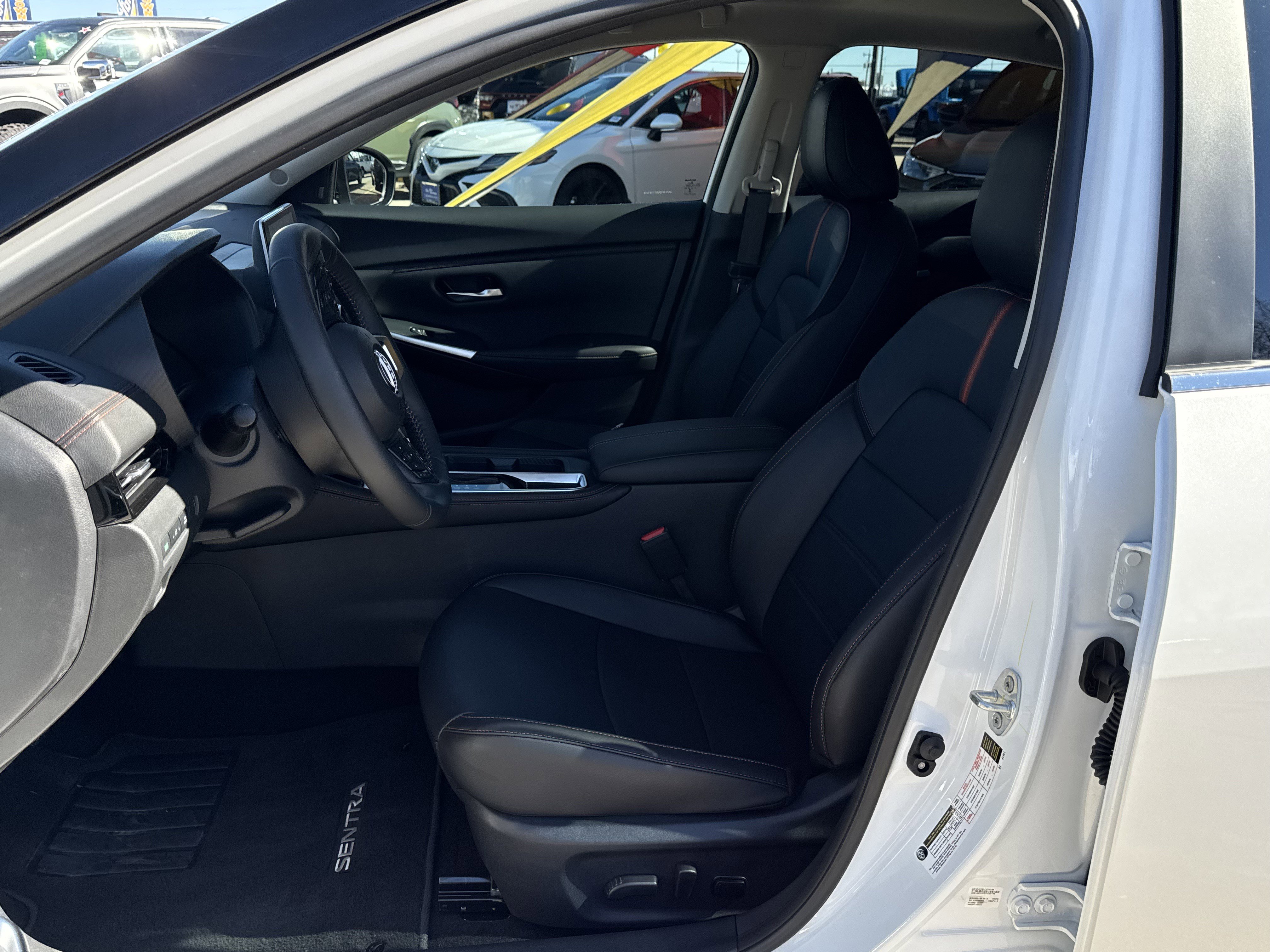 Used 2025 Nissan Sentra SR w/ SR Premium Package image 14