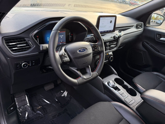 Certified 2025 Ford Escape ST-Line Select AWD/4WD image 12