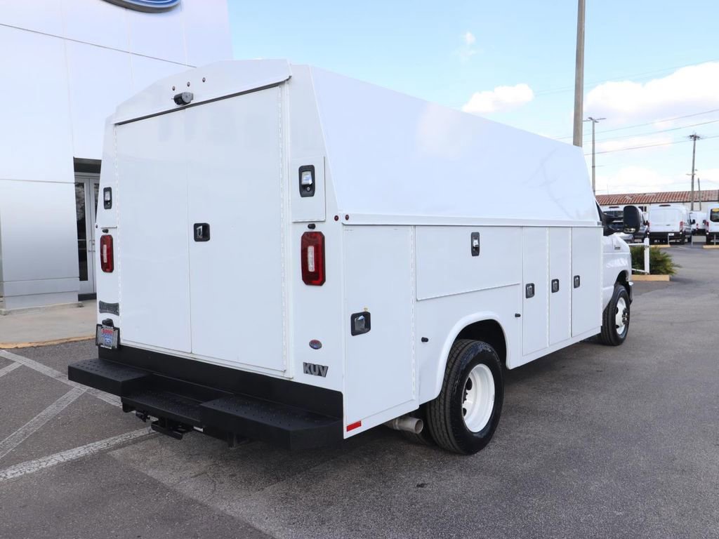 Certified 2022 Ford E-450 and Econoline 450 Super Duty w/ Power Windows & Locks Group image 6