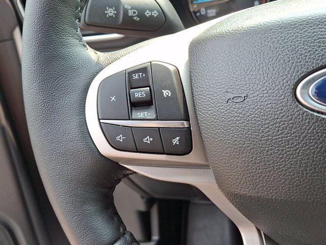 Certified 2023 Ford Explorer XLT w/ Equipment Group 202A AWD/4WD image 9