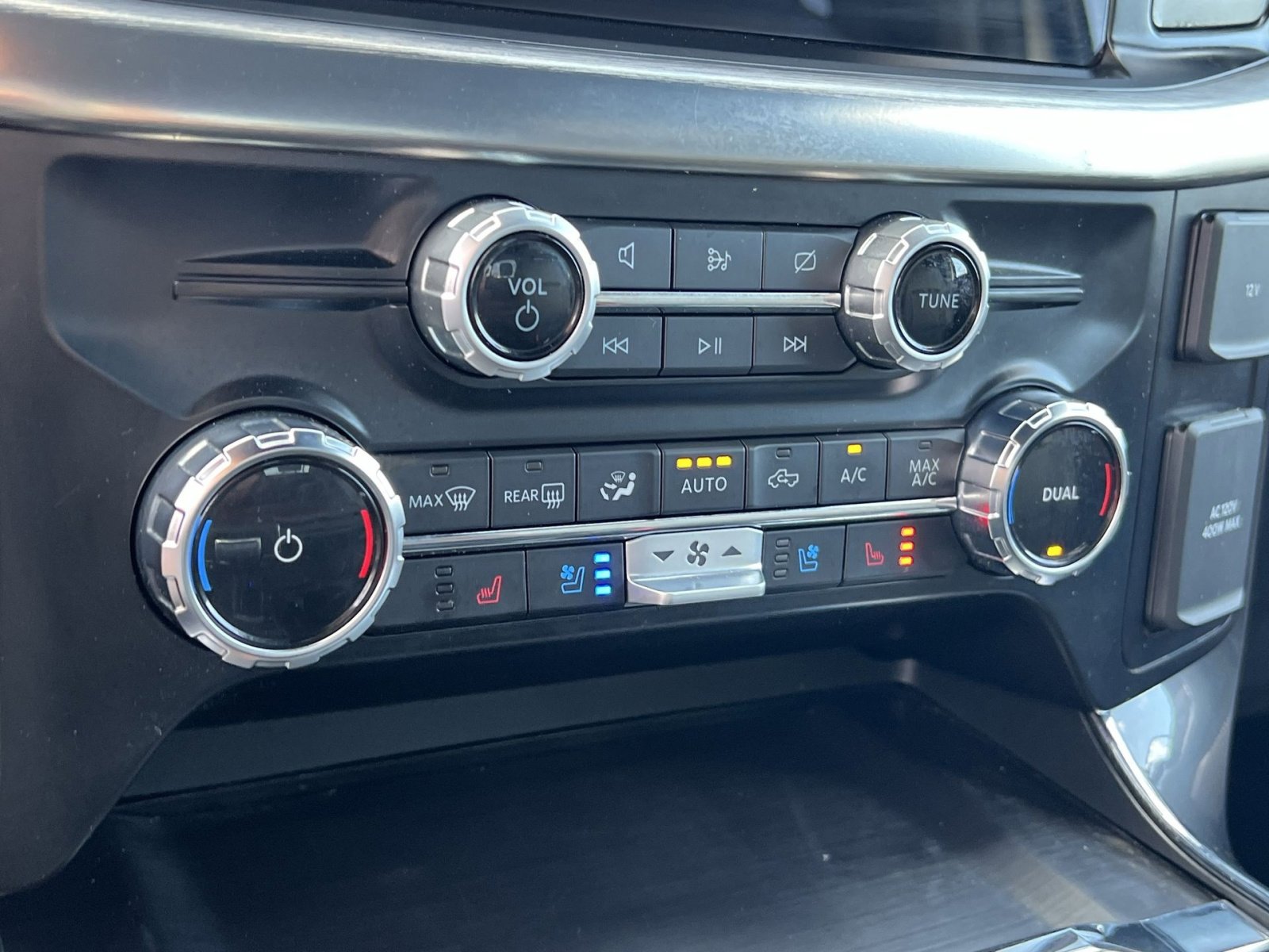 Certified 2023 Ford F150 Lariat AWD/4WD image 29