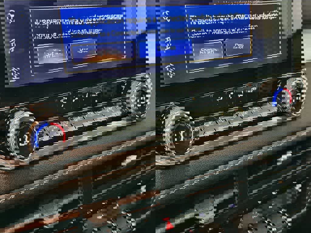 Used 2023 Chevrolet Colorado LT w/ LT Convenience Package image 21