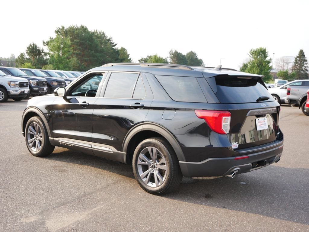 Certified 2023 Ford Explorer XLT w/ Equipment Group 202A AWD/4WD image 8