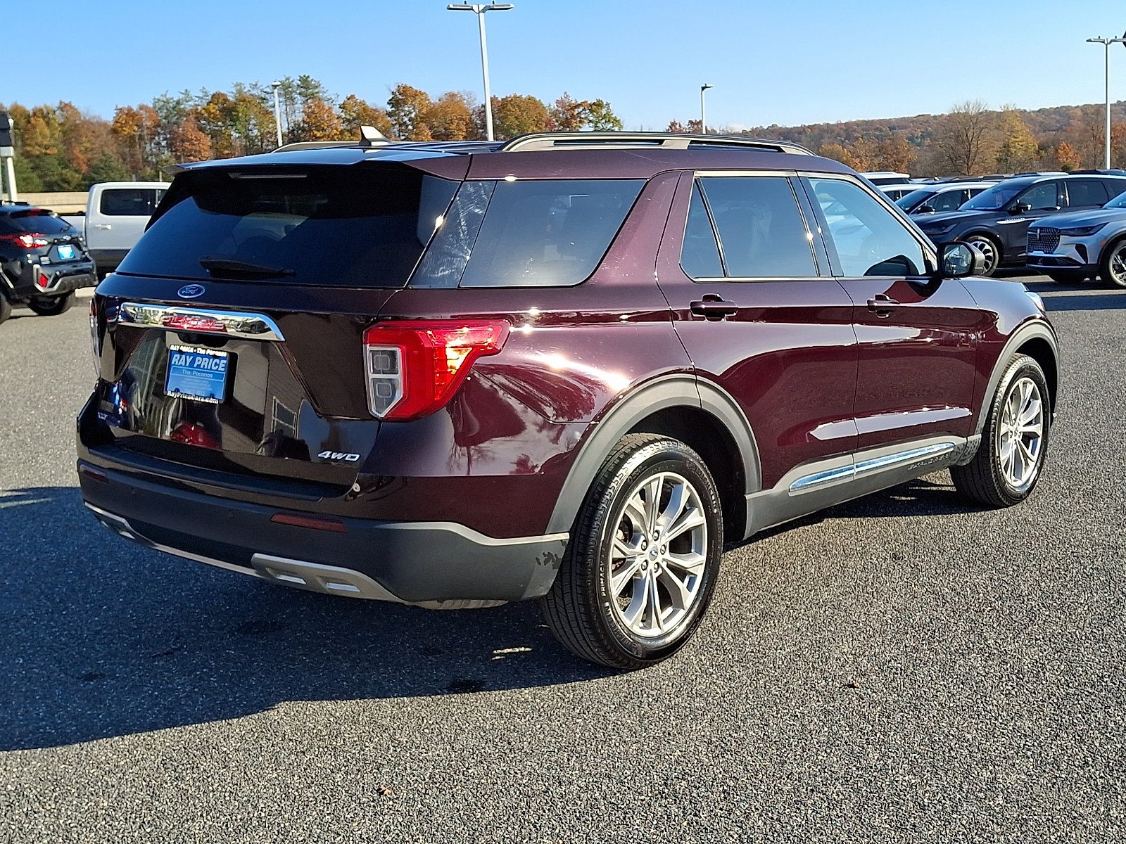 Certified 2022 Ford Explorer XLT w/ Equipment Group 202A AWD/4WD image 7