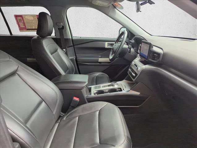 Certified 2022 Ford Explorer XLT w/ Equipment Group 202A RWD image 25