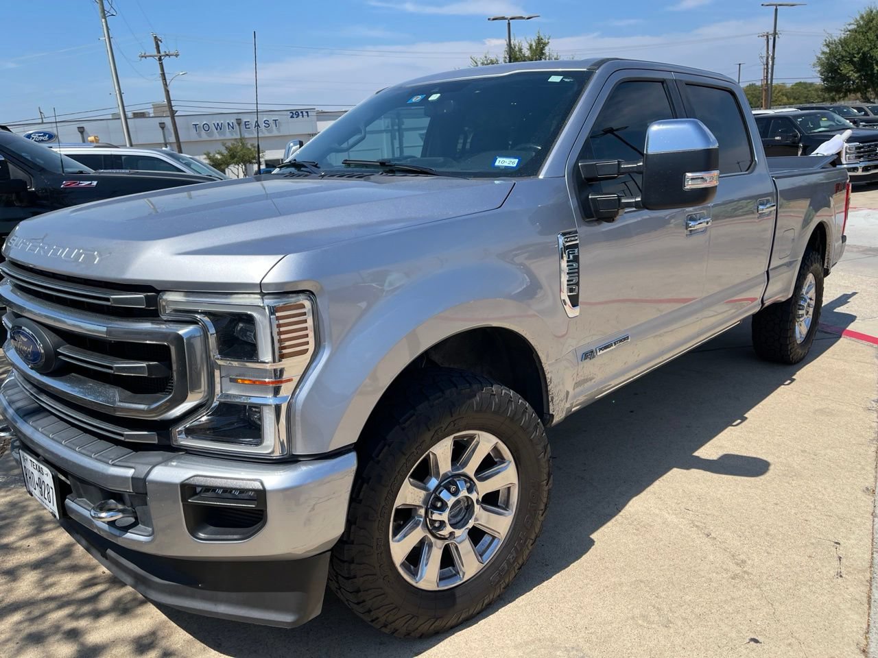Certified 2022 Ford F250 Platinum w/ FX4 Off-Road Package AWD/4WD image 8