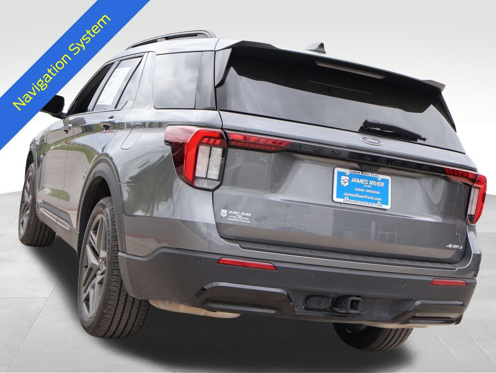Certified 2025 Ford Explorer ST-Line w/ ST-Line Street Pack AWD/4WD image 4